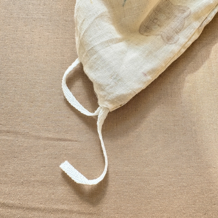 91家纺网 家纺一手货源 找家纺 对白 2026新款A类全棉纯棉有氧双层纱贝壳边三角针四件套 小熊奶盖