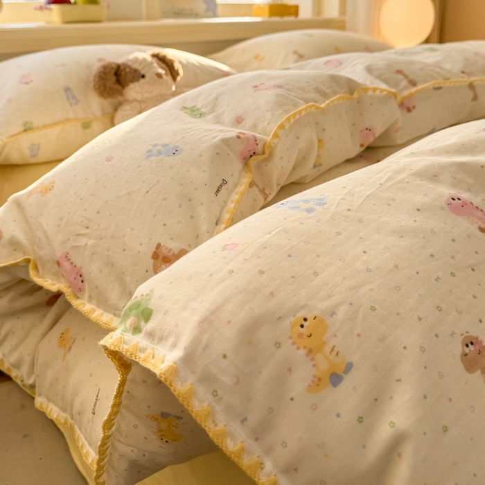 91家纺网 家纺一手货源 找家纺 对白 2026新款A类全棉纯棉有氧双层纱贝壳边三角针四件套 七彩小恐龙