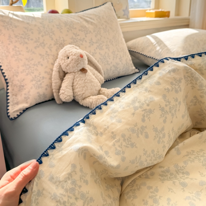 91家纺网 家纺一手货源 找家纺 对白 2026新款A类全棉纯棉有氧双层纱贝壳边三角针四件套 清白之年