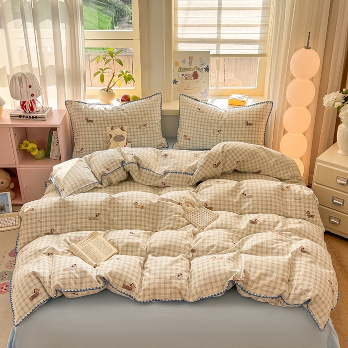 91家纺网 家纺一手货源 找家纺 对白 2026新款A类全棉纯棉有氧双层纱贝壳边三角针四件套 方格小狗