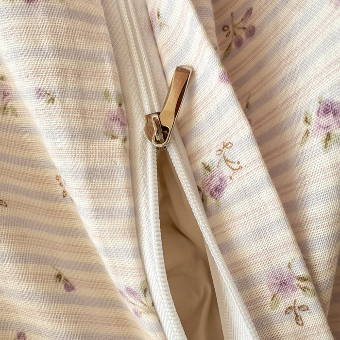 91家纺网 家纺一手货源 找家纺 对白 2026新款A类全棉纯棉有氧双层纱贝壳边三角针四件套 花颜-紫