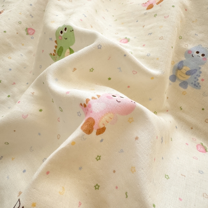 91家纺网 家纺一手货源 找家纺 对白 2026新款A类全棉纯棉有氧双层纱贝壳边三角针四件套 七彩小恐龙