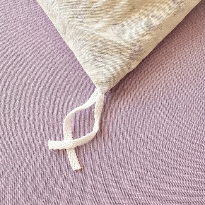 91家纺网 家纺一手货源 找家纺 对白 2026新款A类全棉纯棉有氧双层纱贝壳边三角针四件套 雾岛听风