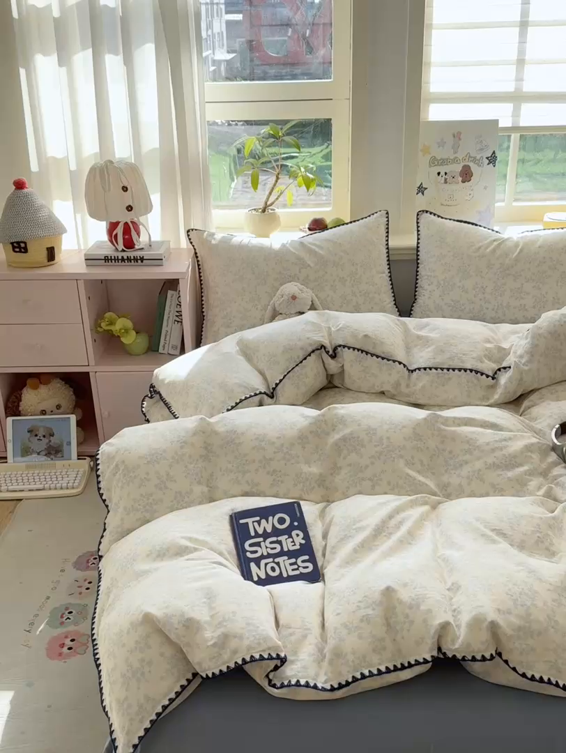 91家纺网 家纺一手货源 找家纺 对白 2026新款A类全棉纯棉有氧双层纱贝壳边三角针四件套 清白之年