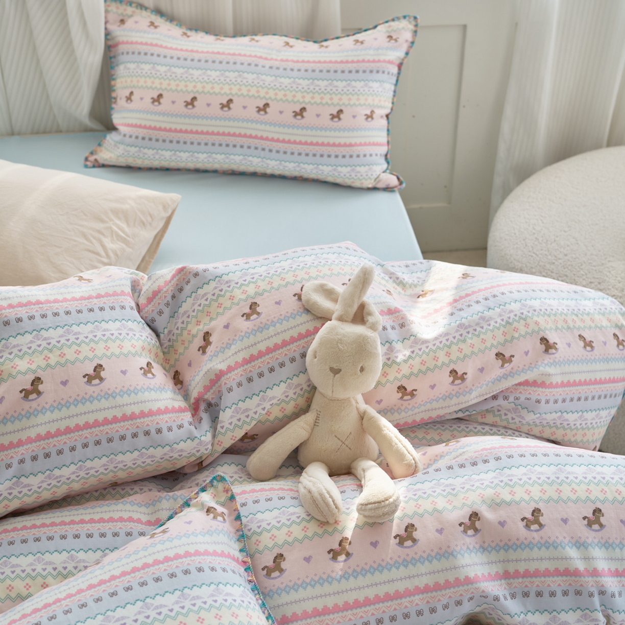 91家纺网 家纺一手货源 找家纺 洋铭区（原狠狠爱） 2026新款春季全棉彩边双层纱四件套 爱心宝莉