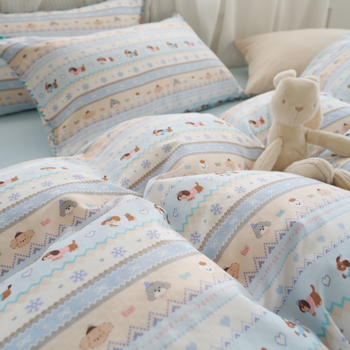 91家纺网 家纺一手货源 找家纺 洋铭区（原狠狠爱） 2026新款春季全棉彩边双层纱四件套 波斯小懒狗