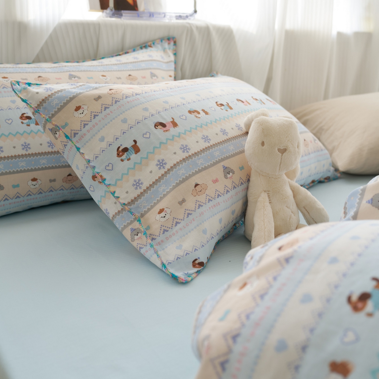 91家纺网 家纺一手货源 找家纺 洋铭区（原狠狠爱） 2026新款春季全棉彩边双层纱四件套 波斯小懒狗