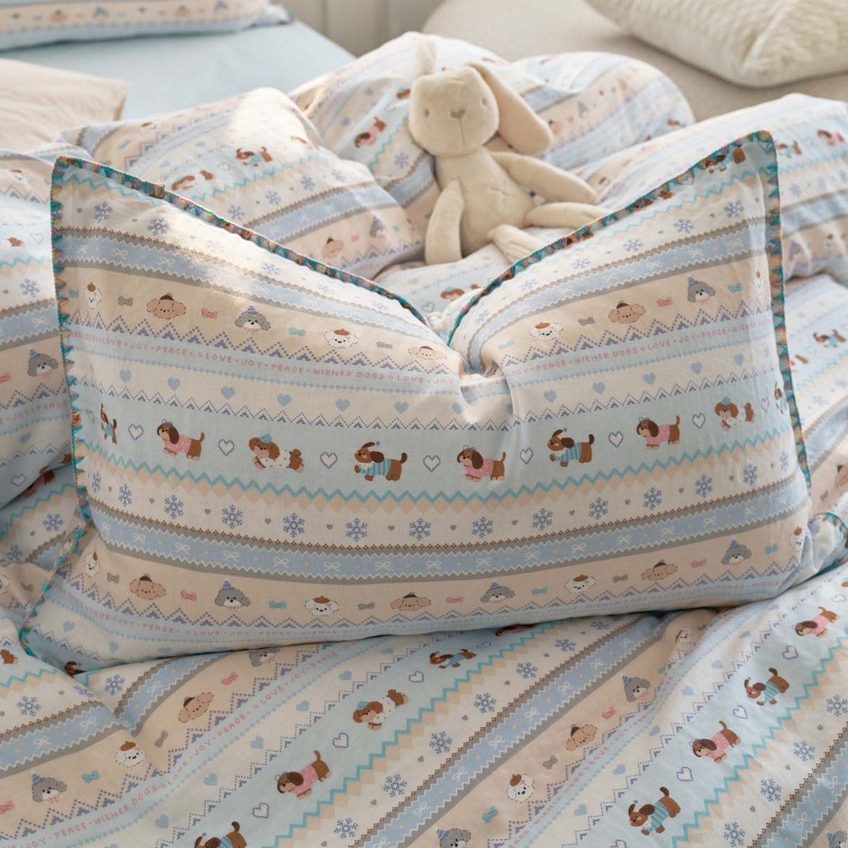 91家纺网 家纺一手货源 找家纺 洋铭区（原狠狠爱） 2026新款春季全棉彩边双层纱四件套 波斯小懒狗