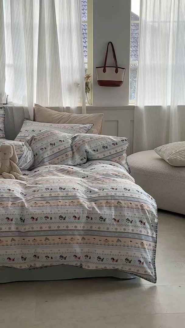 91家纺网 家纺一手货源 找家纺 洋铭区（原狠狠爱） 2026新款春季全棉彩边双层纱四件套 波斯小懒狗