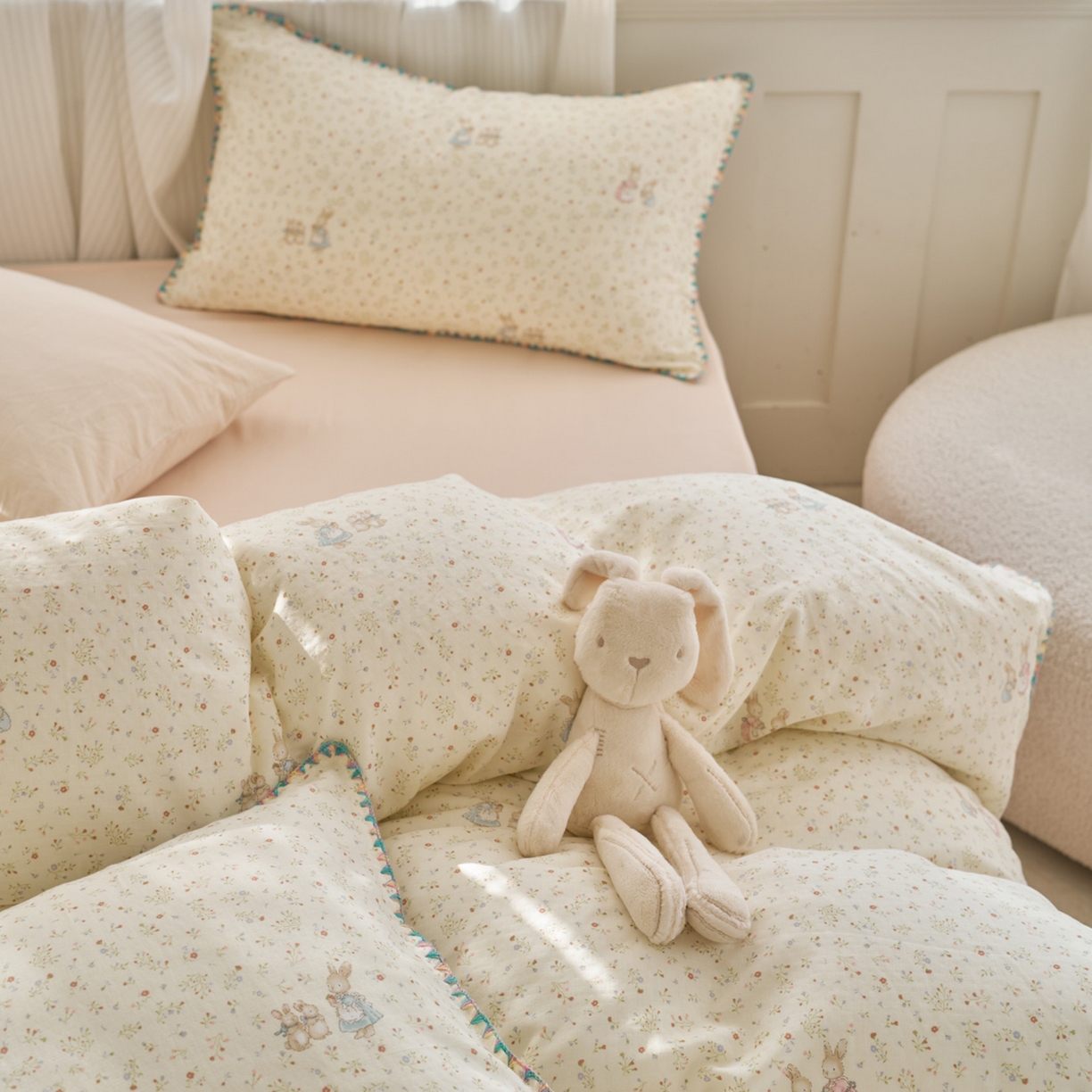 91家纺网 家纺一手货源 找家纺 洋铭区（原狠狠爱） 2026新款春季全棉彩边双层纱四件套 繁花兔兔