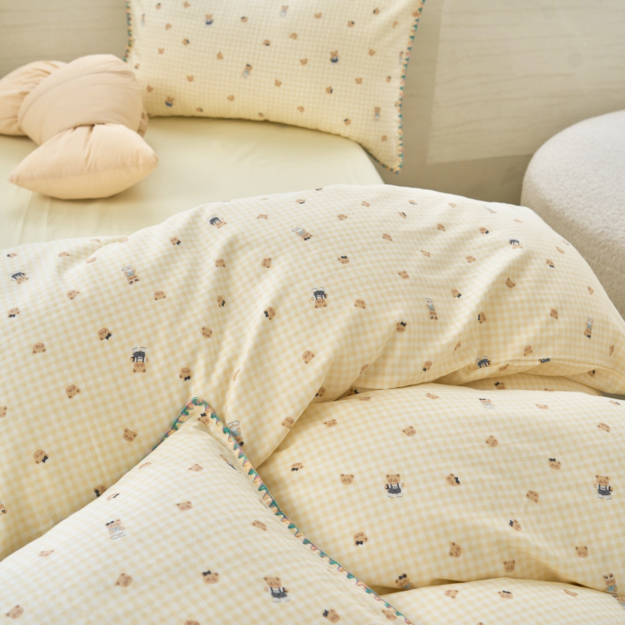 91家纺网 家纺一手货源 找家纺 洋铭区（原狠狠爱） 2026新款春季全棉彩边双层纱四件套 格格小熊