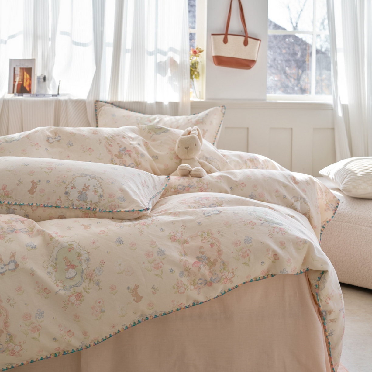 91家纺网 家纺一手货源 找家纺 洋铭区（原狠狠爱） 2026新款春季全棉彩边双层纱四件套 花朵兔兔