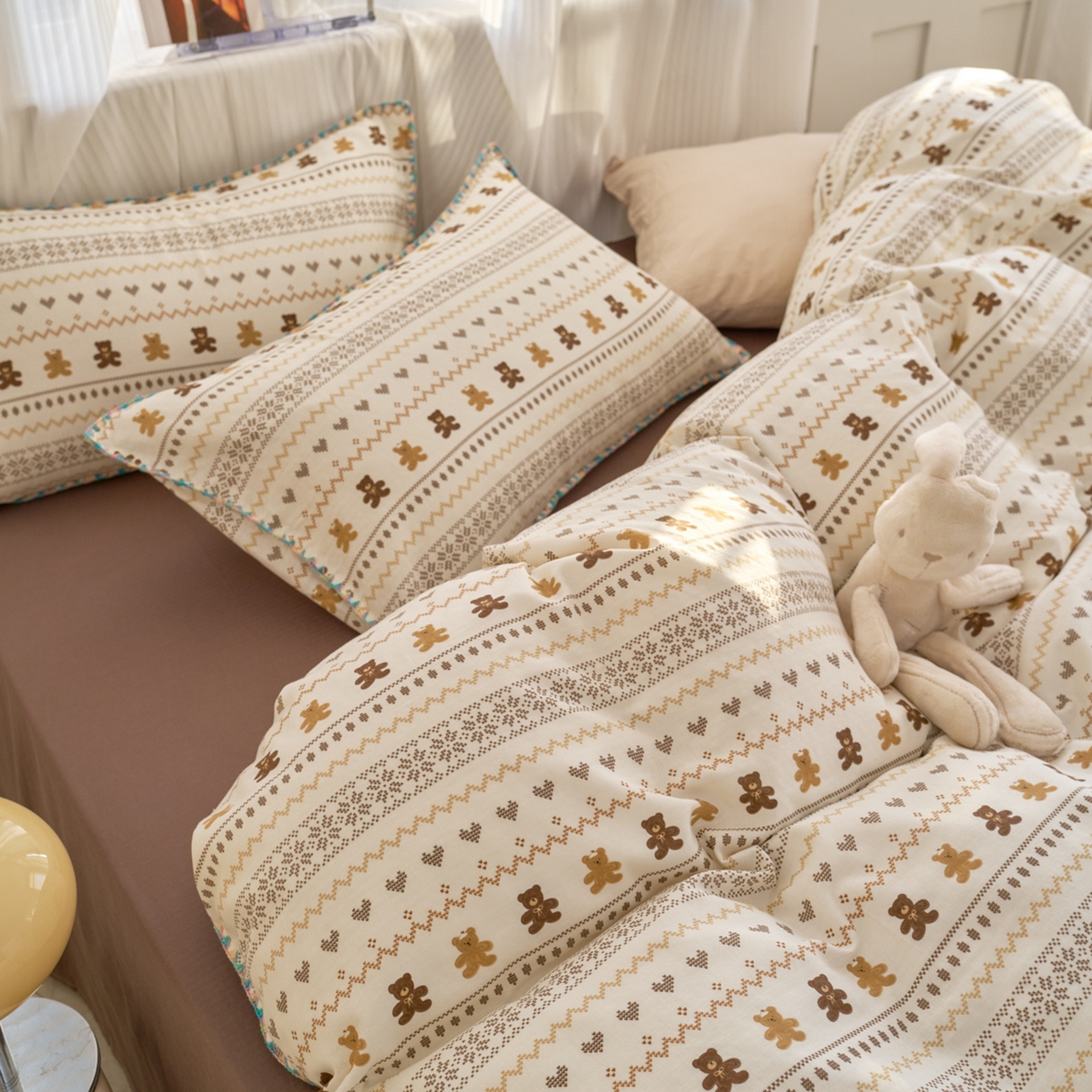 91家纺网 家纺一手货源 找家纺 洋铭区（原狠狠爱） 2026新款春季全棉彩边双层纱四件套 焦糖小熊