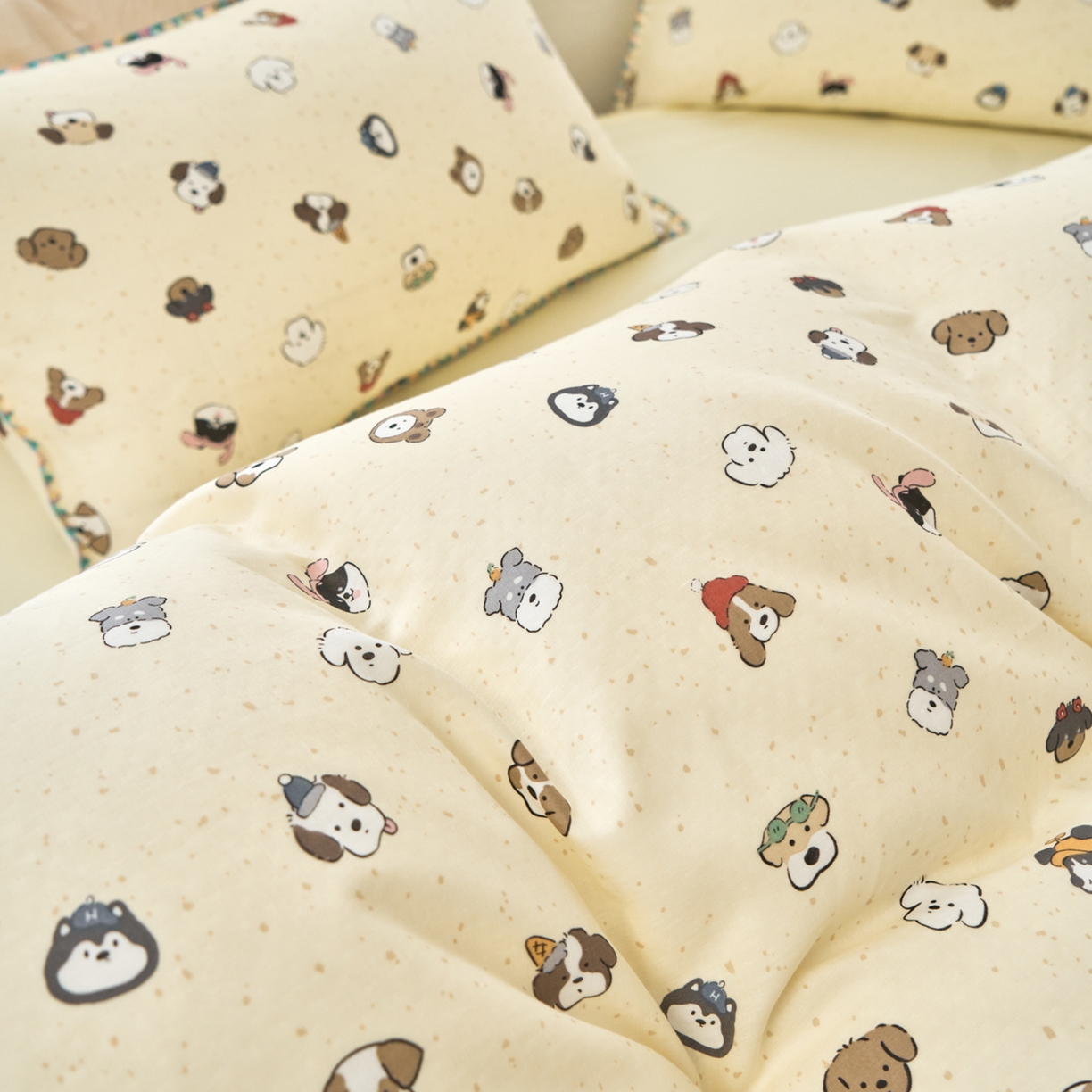 91家纺网 家纺一手货源 找家纺 洋铭区（原狠狠爱） 2026新款春季全棉彩边双层纱四件套 萌宠小分队