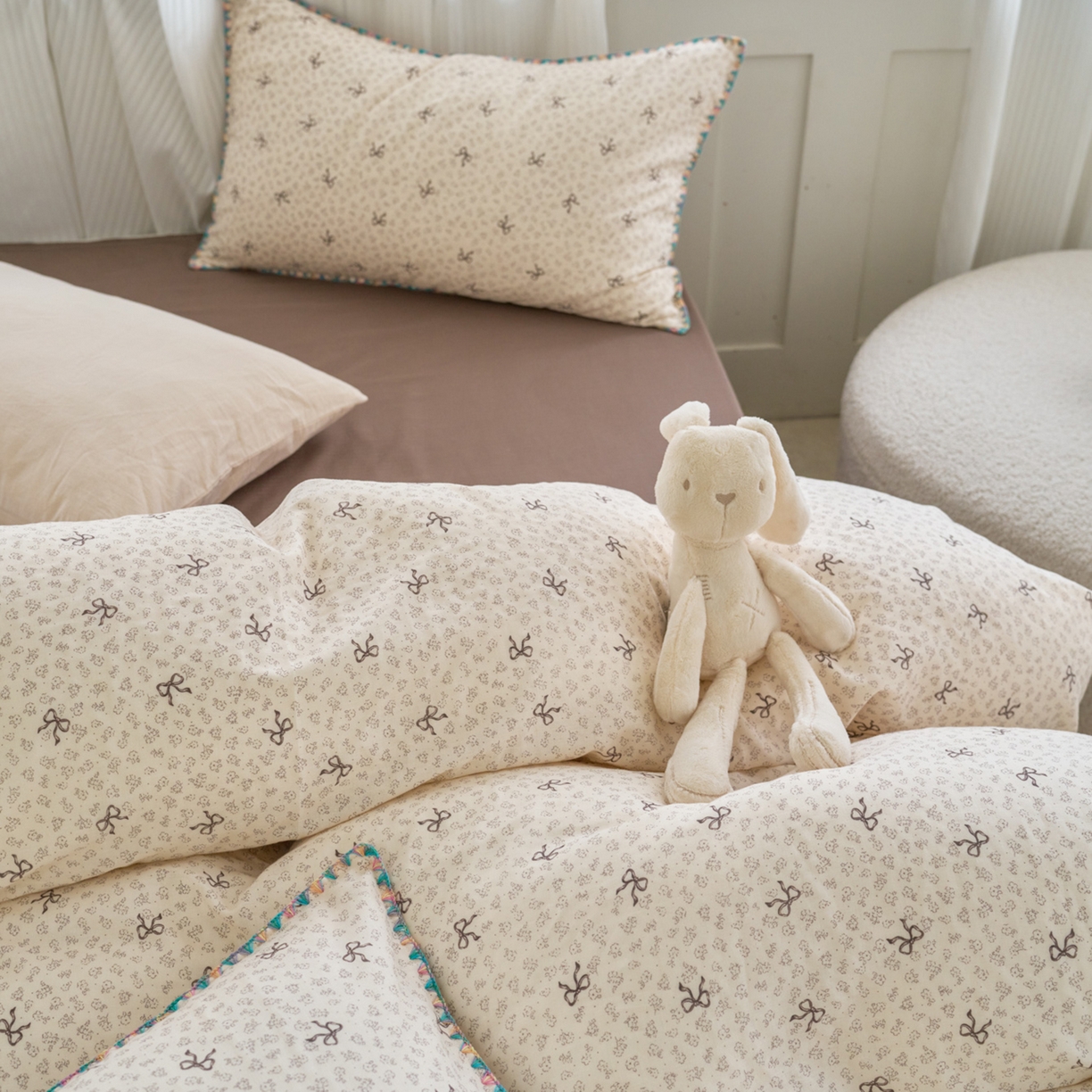 91家纺网 家纺一手货源 找家纺 洋铭区（原狠狠爱） 2026新款春季全棉彩边双层纱四件套 奶茶蝴蝶结