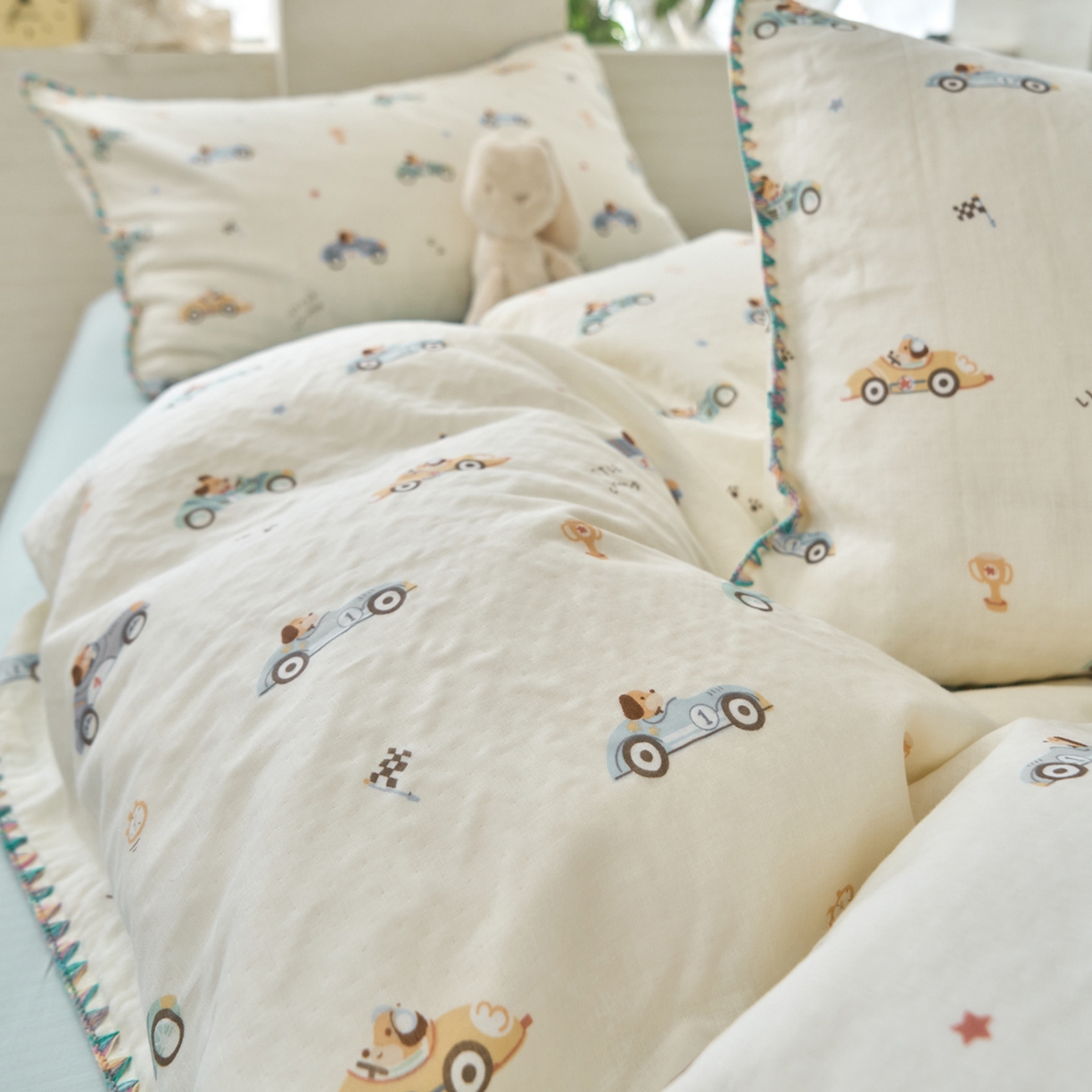 91家纺网 家纺一手货源 找家纺 洋铭区（原狠狠爱） 2026新款春季全棉彩边双层纱四件套 汽车派对