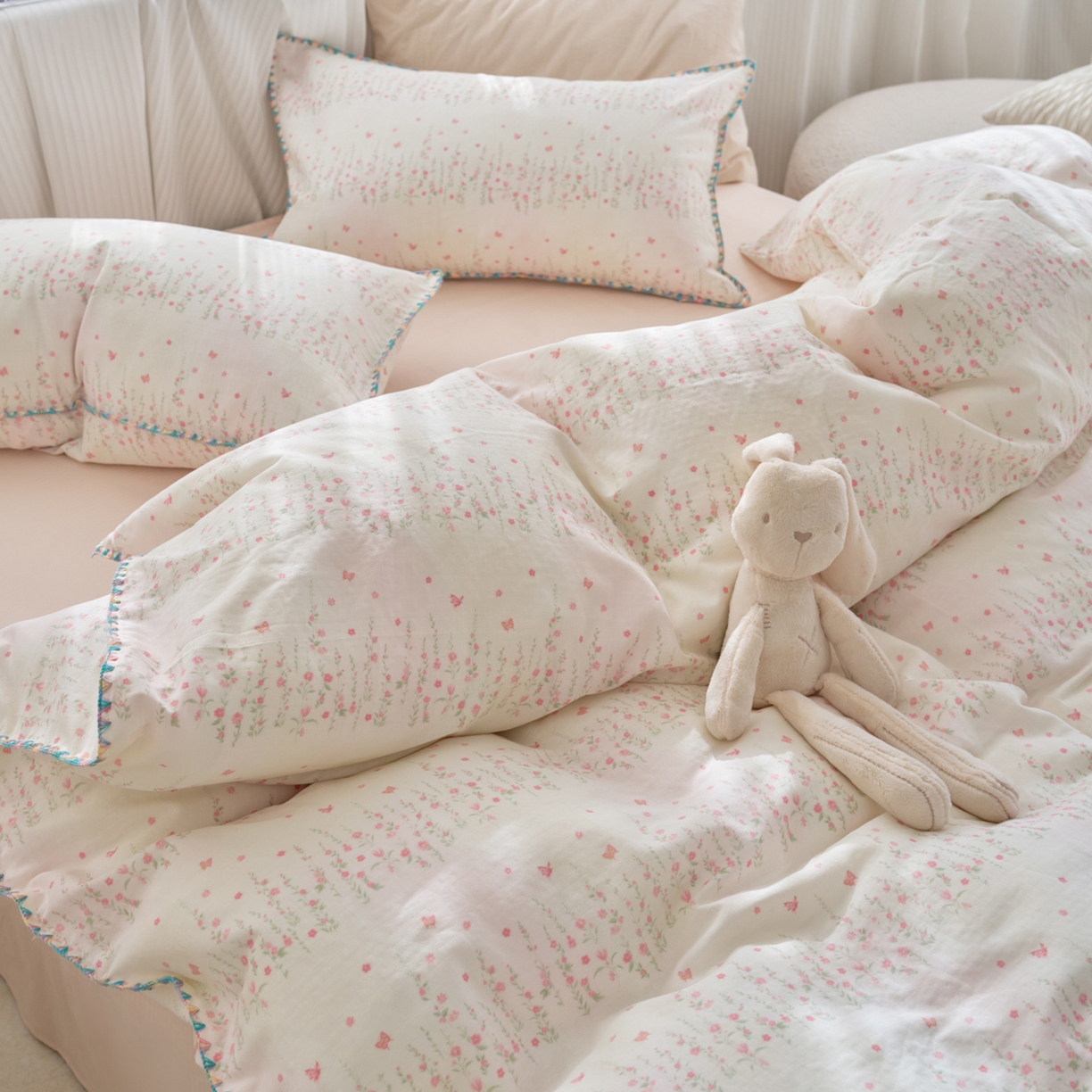 91家纺网 家纺一手货源 找家纺 洋铭区（原狠狠爱） 2026新款春季全棉彩边双层纱四件套 桃桃粉花