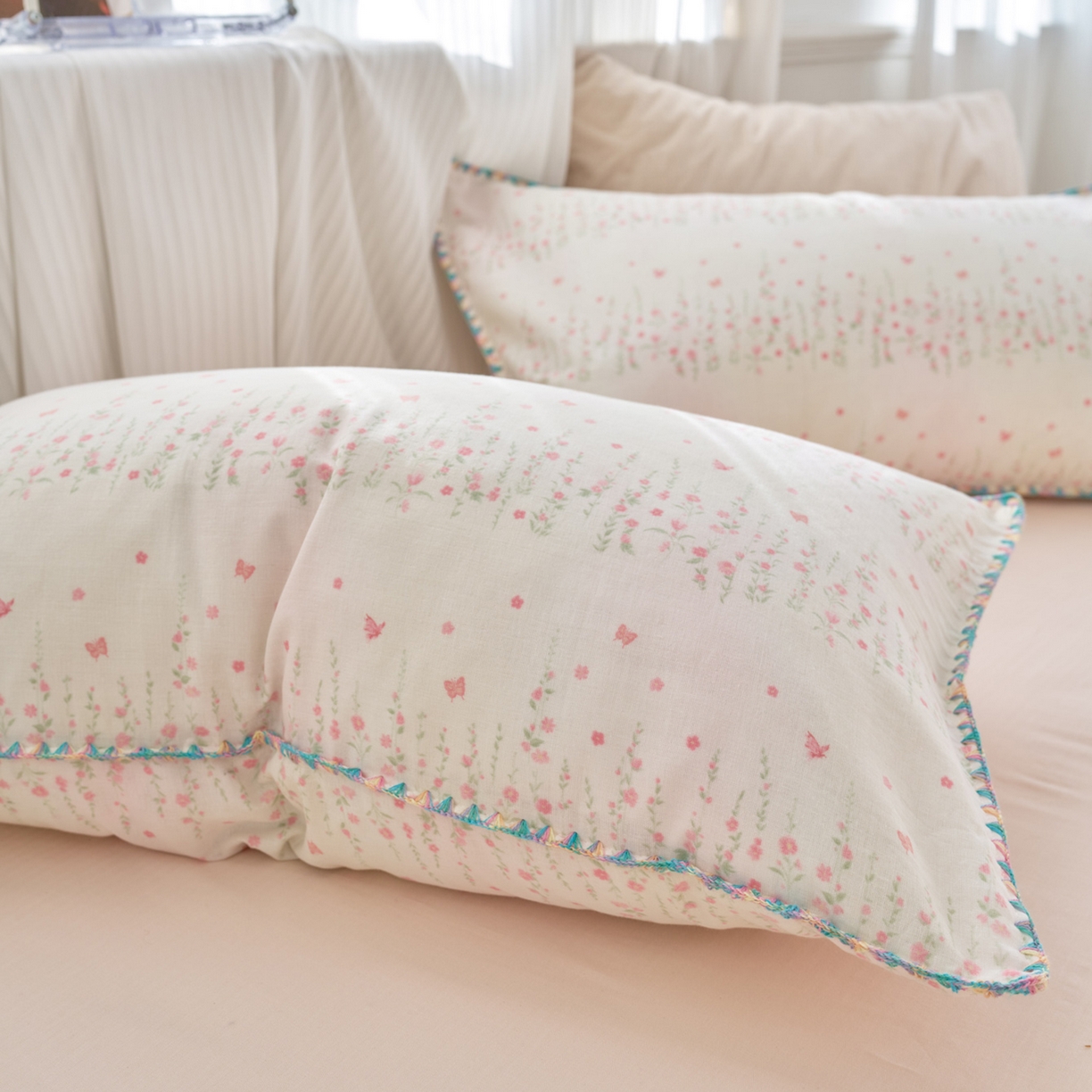 91家纺网 家纺一手货源 找家纺 洋铭区（原狠狠爱） 2026新款春季全棉彩边双层纱四件套 桃桃粉花