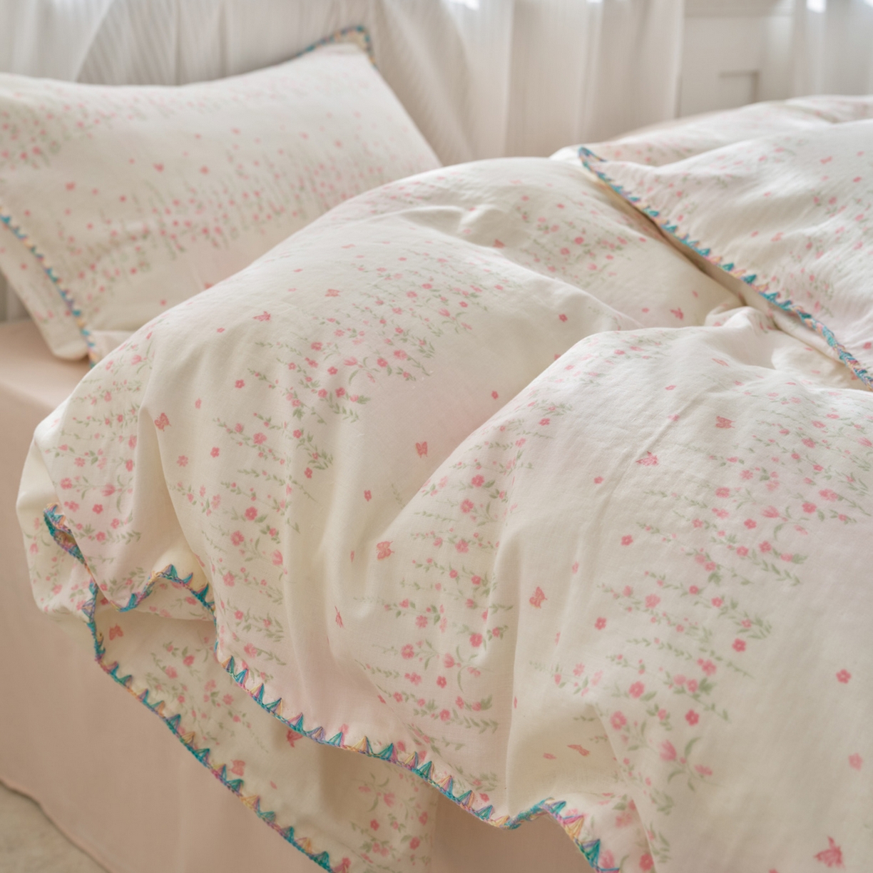 91家纺网 家纺一手货源 找家纺 洋铭区（原狠狠爱） 2026新款春季全棉彩边双层纱四件套 桃桃粉花