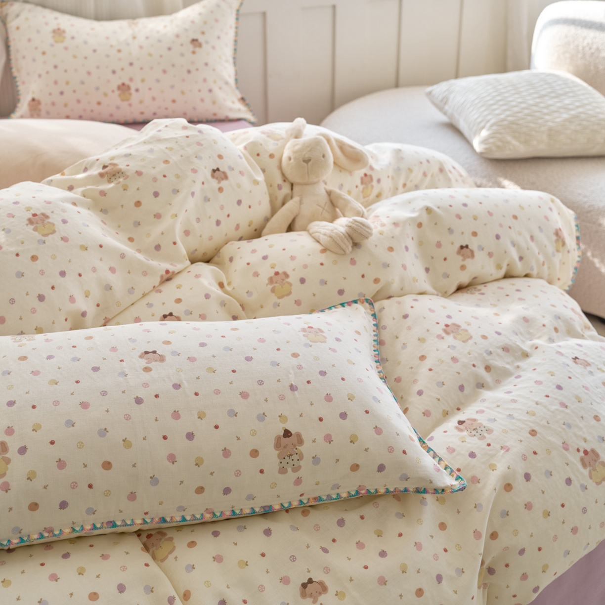 91家纺网 家纺一手货源 找家纺 洋铭区（原狠狠爱） 2026新款春季全棉彩边双层纱四件套 甜果小象