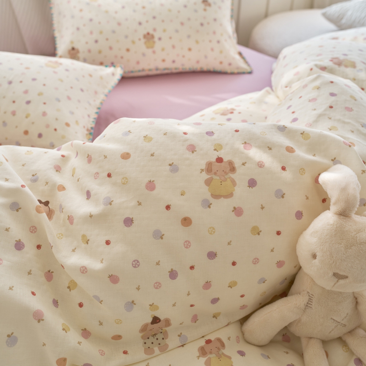 91家纺网 家纺一手货源 找家纺 洋铭区（原狠狠爱） 2026新款春季全棉彩边双层纱四件套 甜果小象