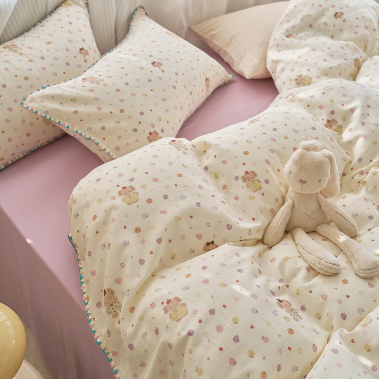 91家纺网 家纺一手货源 找家纺 洋铭区（原狠狠爱） 2026新款春季全棉彩边双层纱四件套 甜果小象