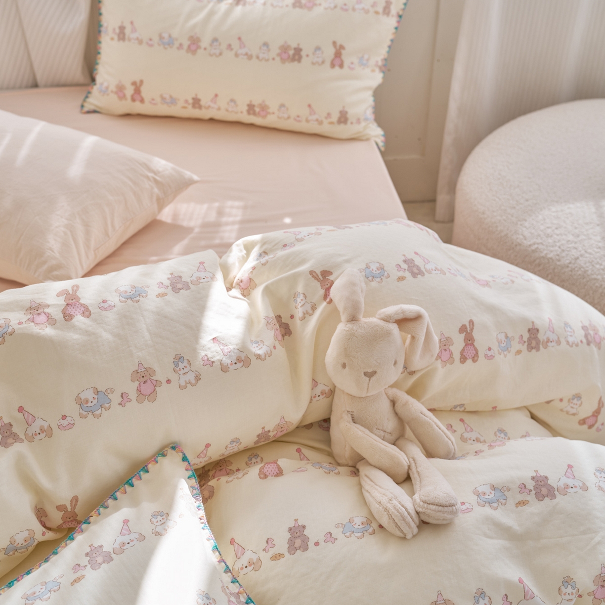 91家纺网 家纺一手货源 找家纺 洋铭区（原狠狠爱） 2026新款春季全棉彩边双层纱四件套 幸运小可爱