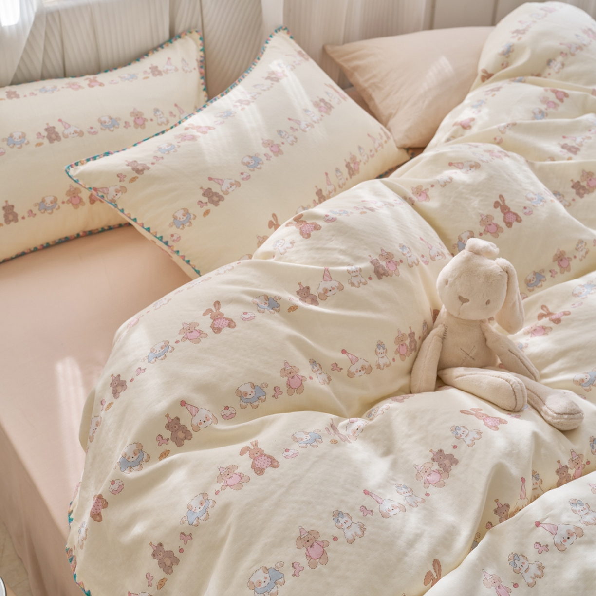 91家纺网 家纺一手货源 找家纺 洋铭区（原狠狠爱） 2026新款春季全棉彩边双层纱四件套 幸运小可爱