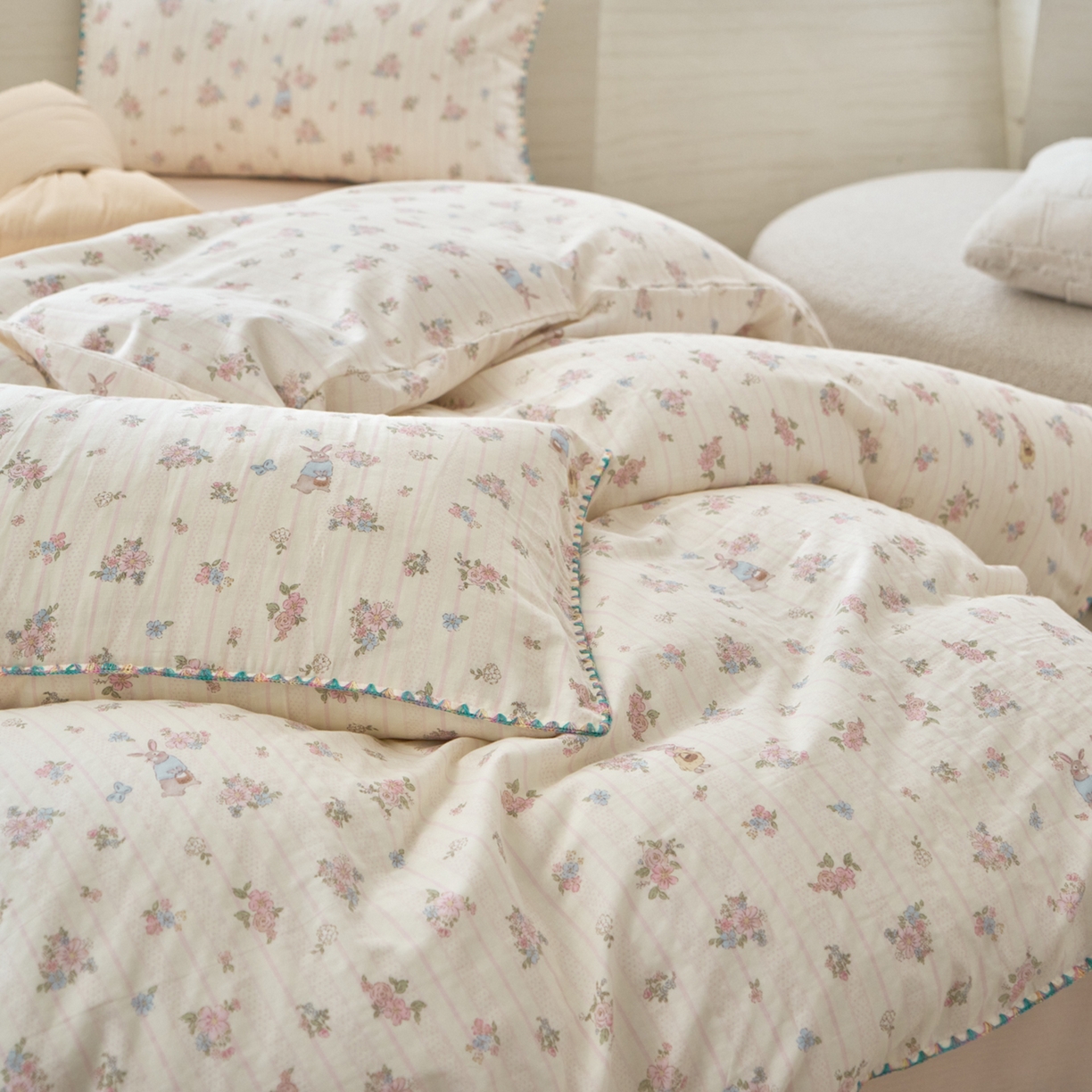 91家纺网 家纺一手货源 找家纺 洋铭区（原狠狠爱） 2026新款春季全棉彩边双层纱四件套 遇见粉花