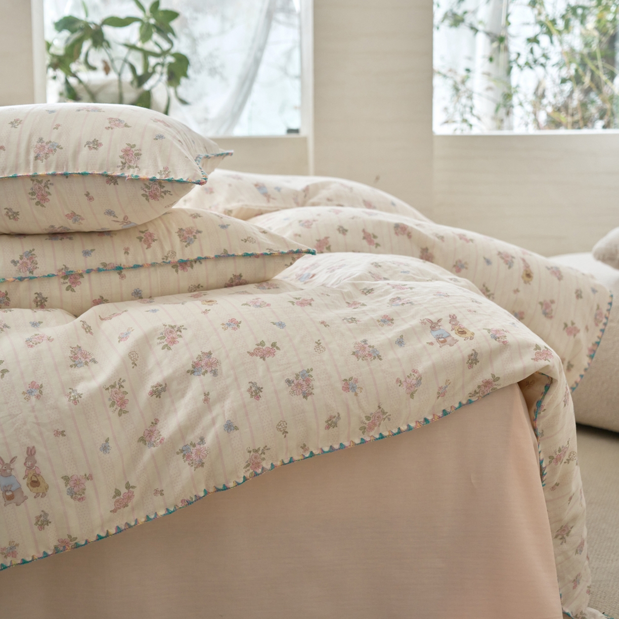 91家纺网 家纺一手货源 找家纺 洋铭区（原狠狠爱） 2026新款春季全棉彩边双层纱四件套 遇见粉花