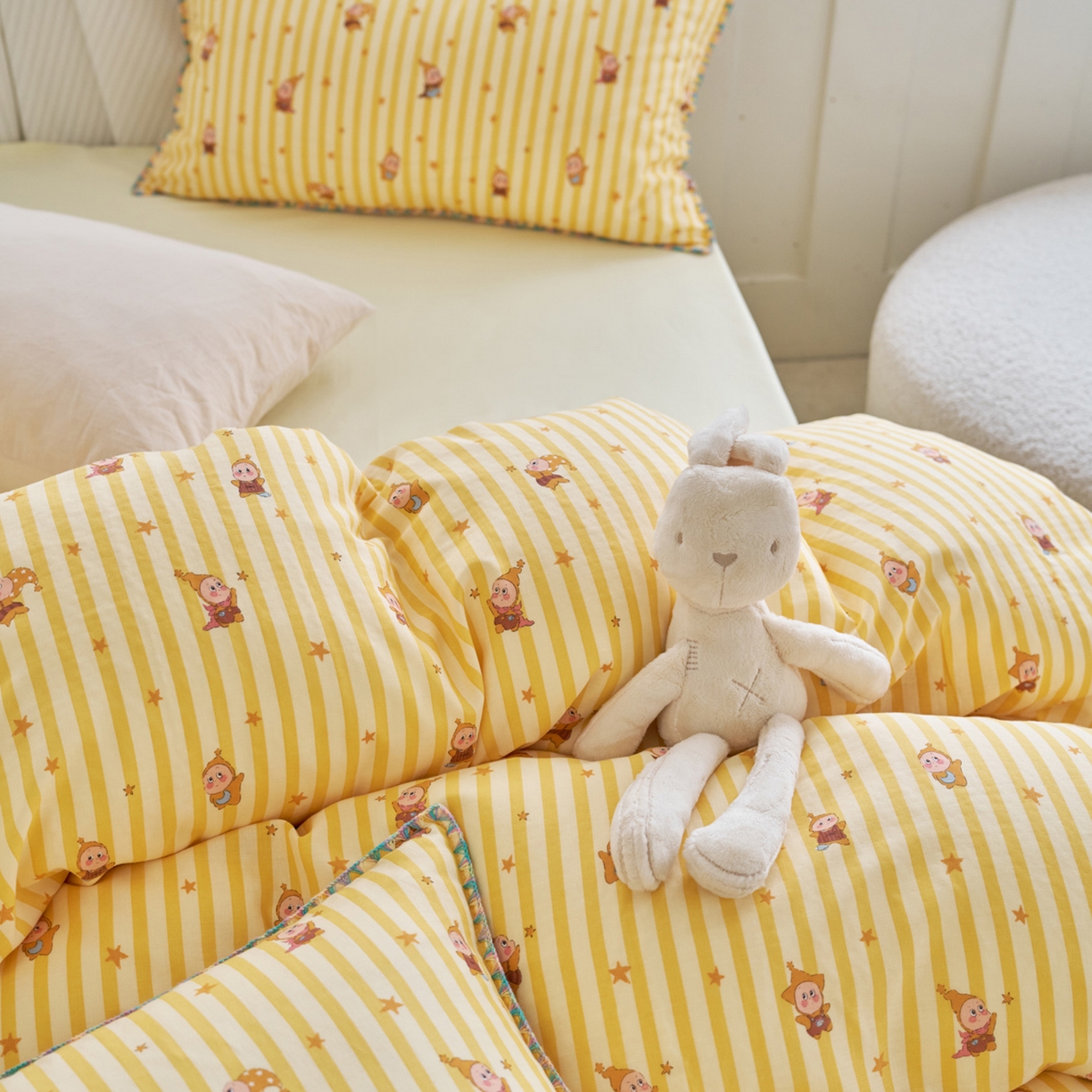 91家纺网 家纺一手货源 找家纺 洋铭区（原狠狠爱） 2026新款春季全棉彩边双层纱四件套 月光宝宝