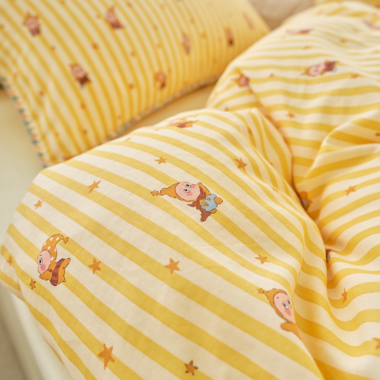 91家纺网 家纺一手货源 找家纺 洋铭区（原狠狠爱） 2026新款春季全棉彩边双层纱四件套 月光宝宝