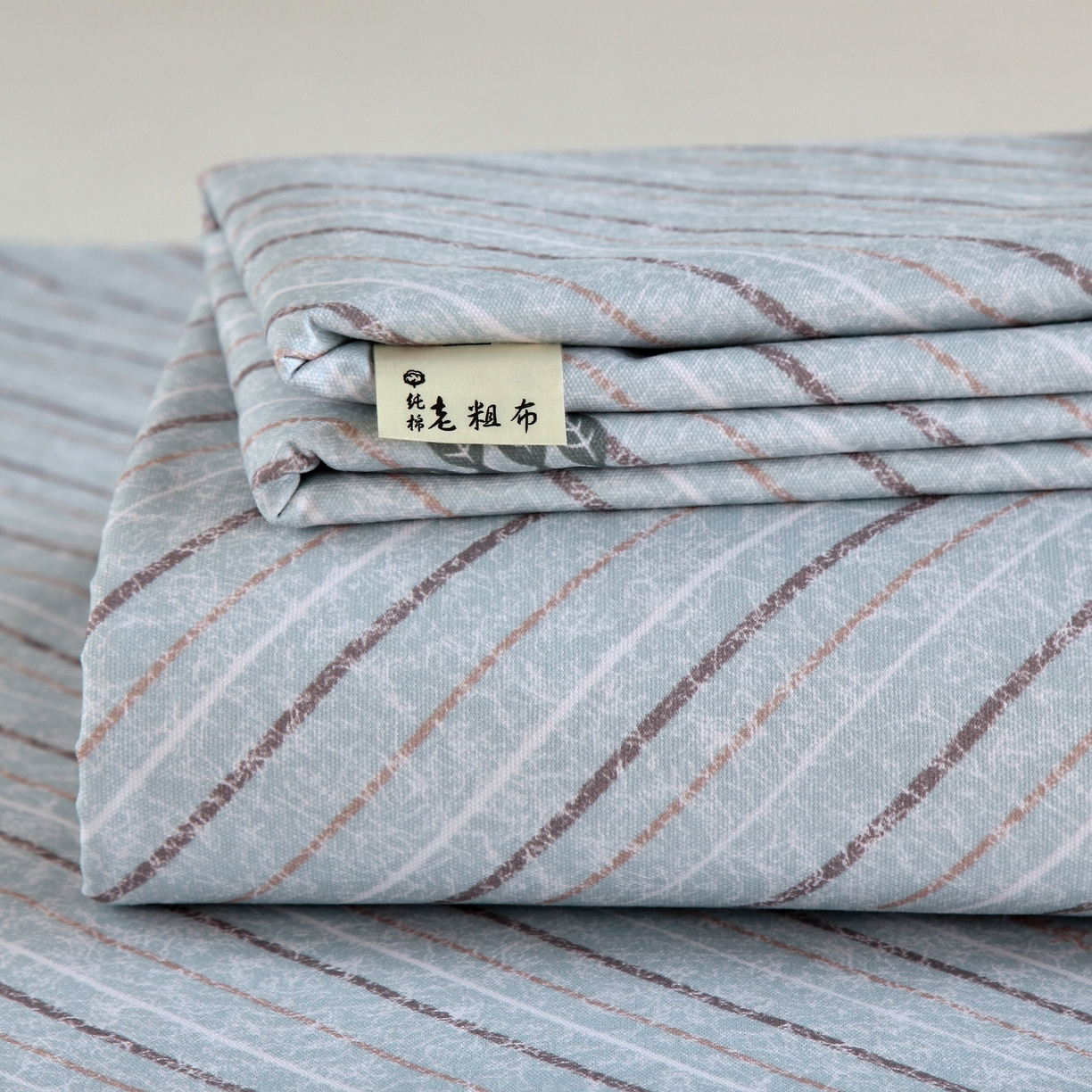 91家纺网 家纺一手货源 找家纺 （总）爱彼家纺 2026年新款全棉老粗布加厚加密高克重凉席席子；单床单花型更好卖，床单三件套