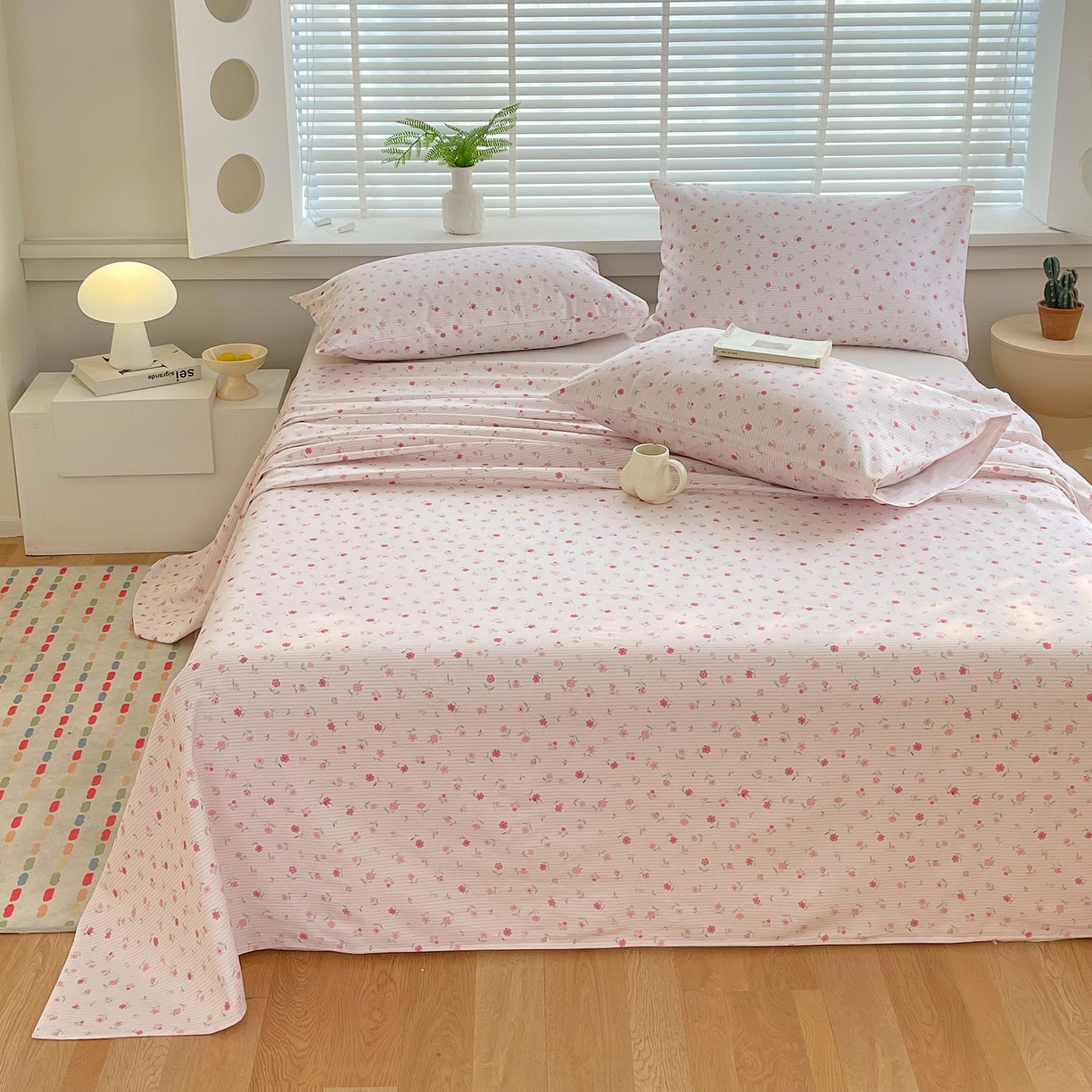 91家纺网 家纺一手货源 找家纺 爱彼家纺 2026年新款全棉老粗布加厚加密高克重凉席席子；单床单花型更好卖，床单三件套 粉暖暖