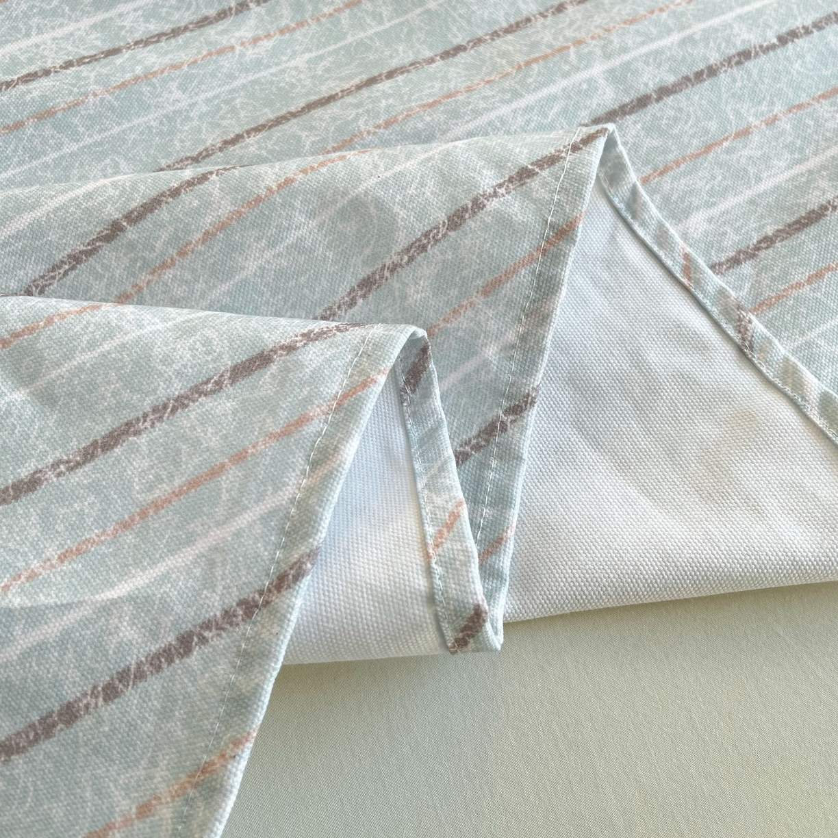 91家纺网 家纺一手货源 找家纺 爱彼家纺 2026年新款全棉老粗布加厚加密高克重凉席席子；单床单花型更好卖，床单三件套 莫奈