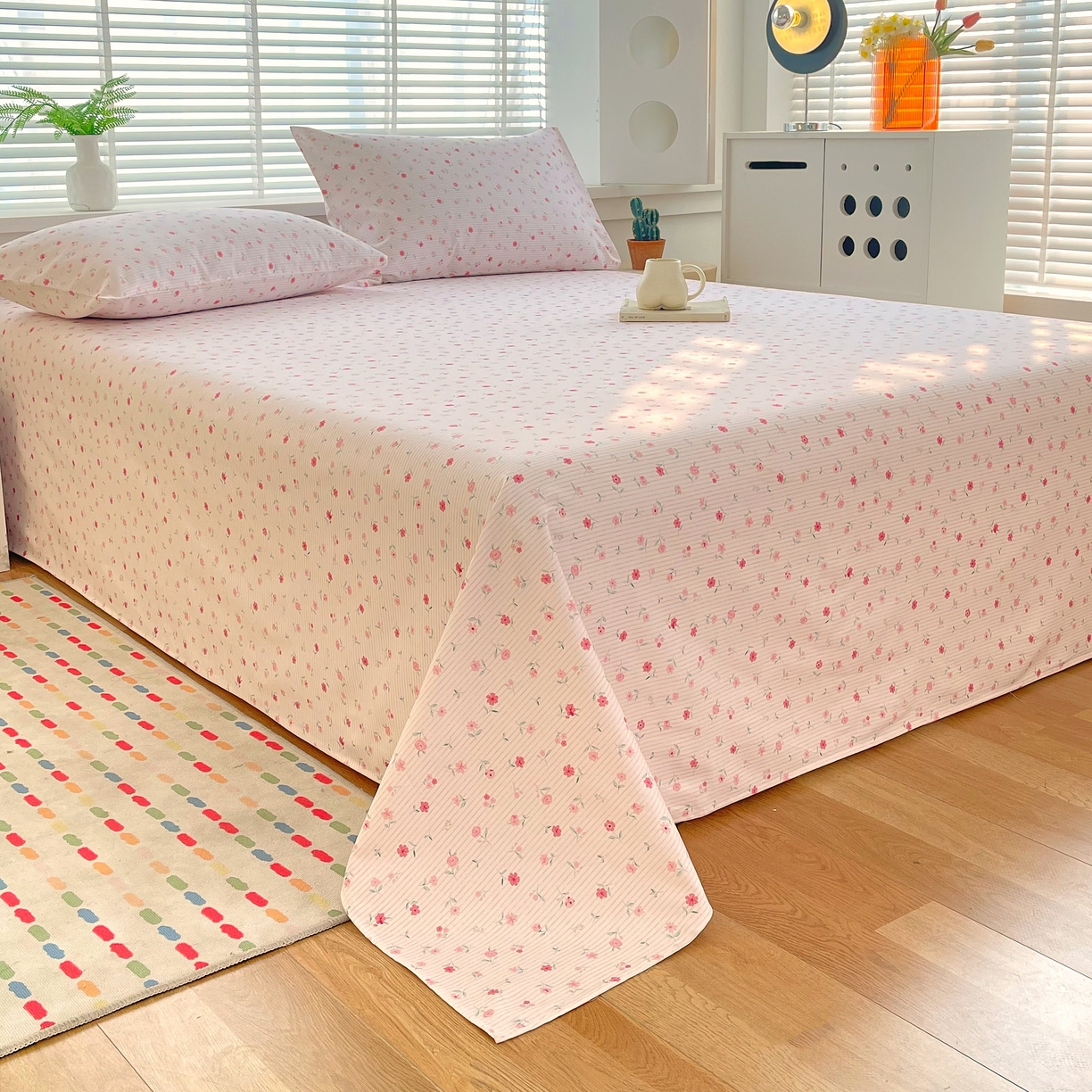 91家纺网 家纺一手货源 找家纺 爱彼家纺 2026年新款全棉老粗布加厚加密高克重凉席席子；单床单花型更好卖，床单三件套 粉暖暖