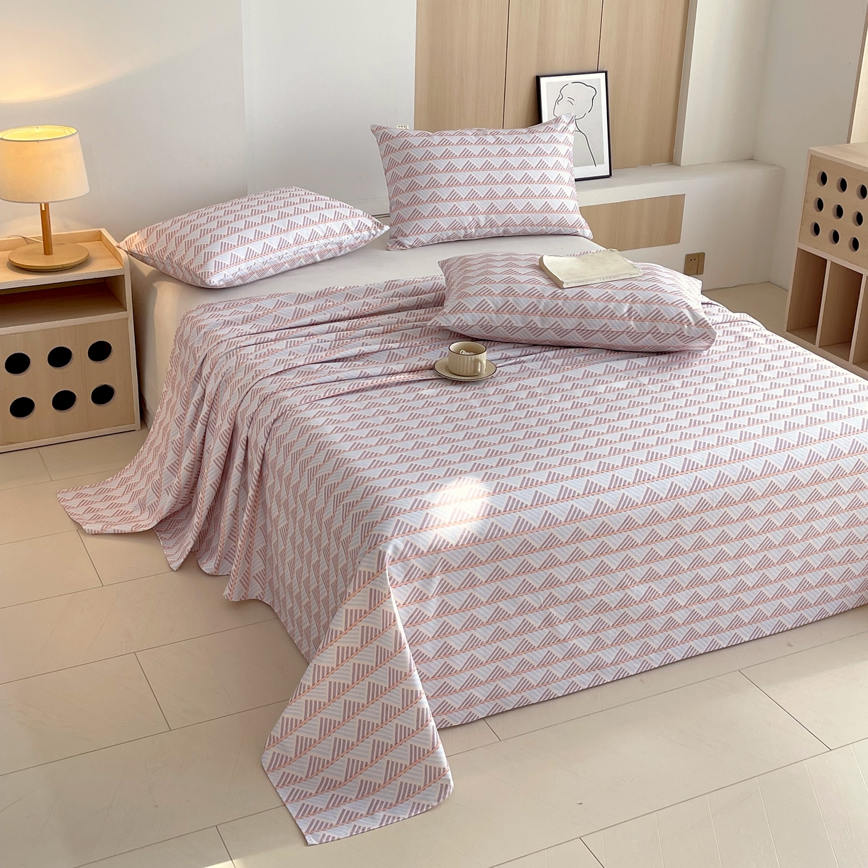 91家纺网 家纺一手货源 找家纺 爱彼家纺 2026年新款全棉老粗布加厚加密高克重凉席席子；单床单花型更好卖，床单三件套 幻想主义