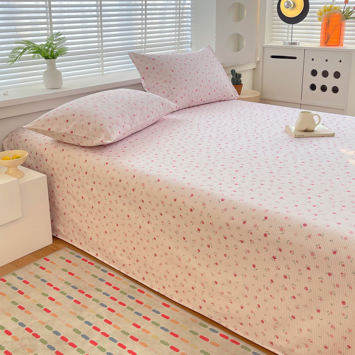 91家纺网 家纺一手货源 找家纺 爱彼家纺 2026年新款全棉老粗布加厚加密高克重凉席席子；单床单花型更好卖，床单三件套 粉暖暖