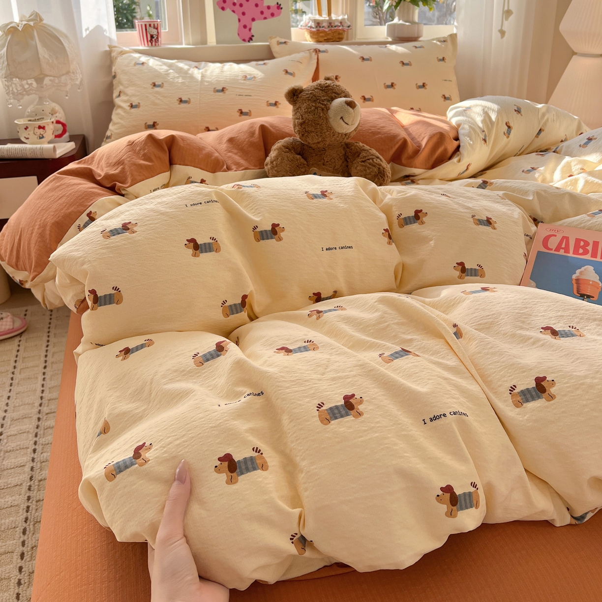 91家纺网 家纺一手货源 找家纺 水木坊 2026春夏新款云感双层纱可爱系列四件套 调皮腊肠狗