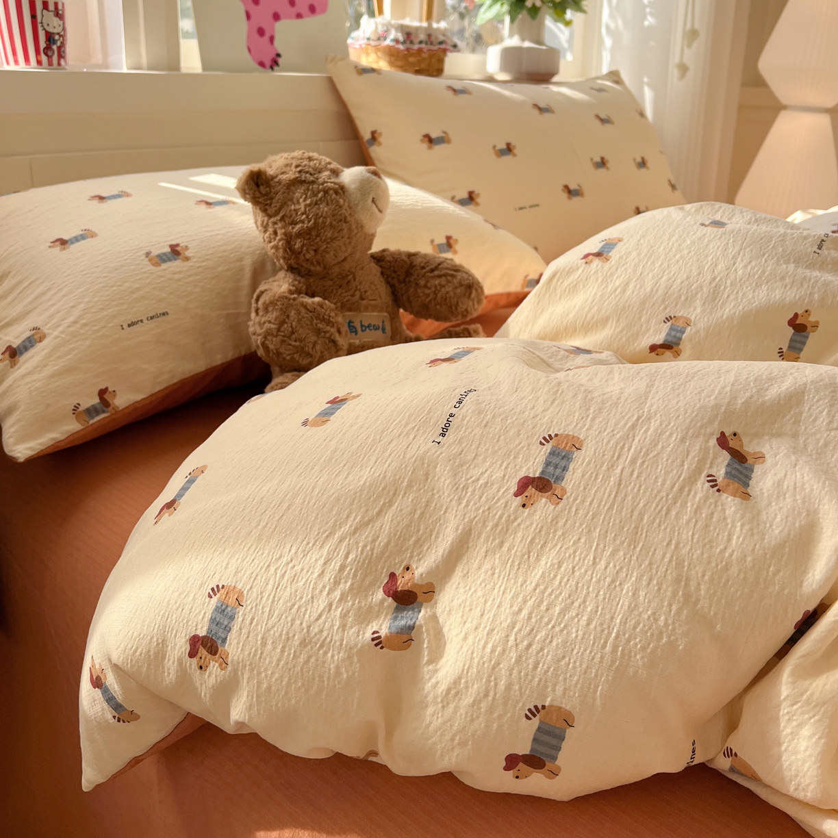 91家纺网 家纺一手货源 找家纺 水木坊 2026春夏新款云感双层纱可爱系列四件套 调皮腊肠狗