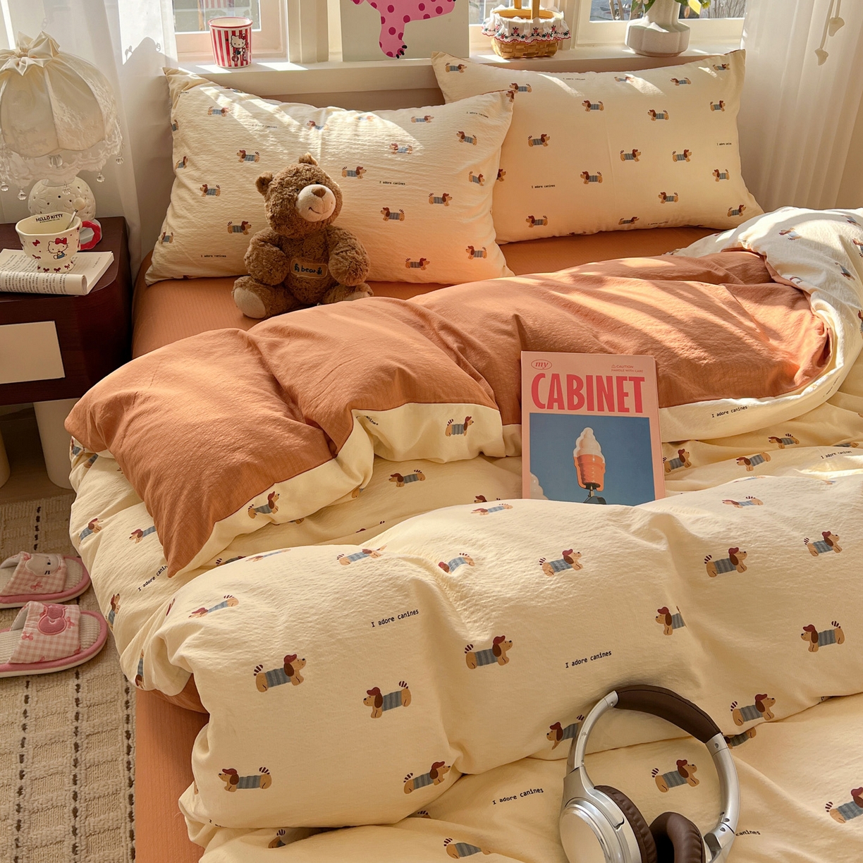 91家纺网 家纺一手货源 找家纺 水木坊 2026春夏新款云感双层纱可爱系列四件套 调皮腊肠狗