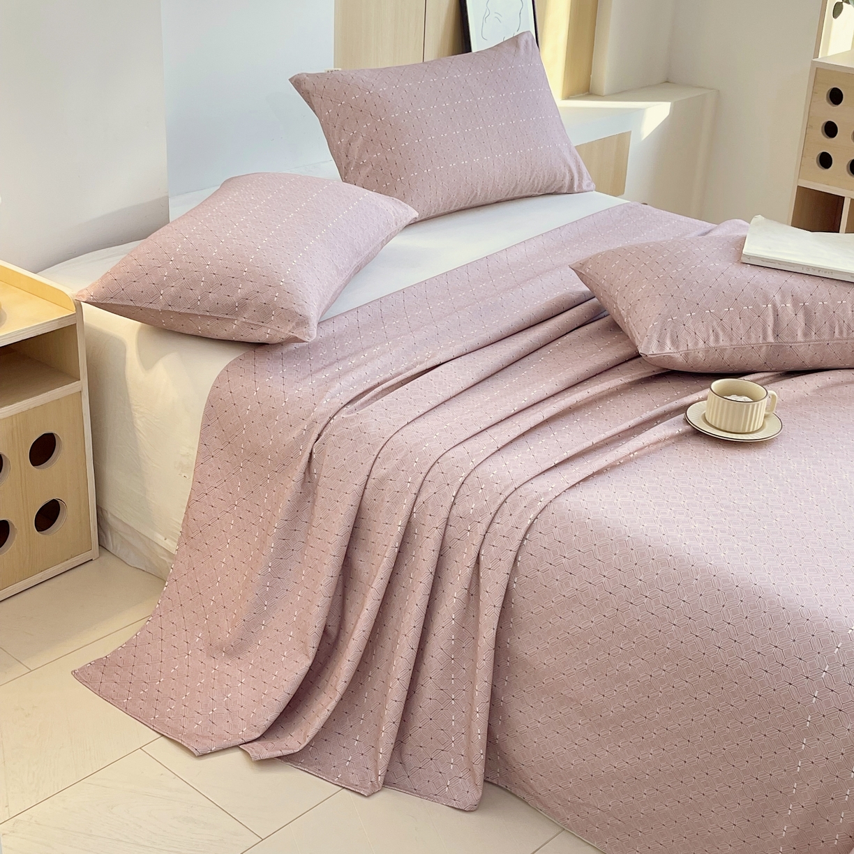 91家纺网 家纺一手货源 找家纺 爱彼家纺 2026年新款全棉老粗布加厚加密高克重凉席席子；单床单花型更好卖，床单三件套 苪贝卡