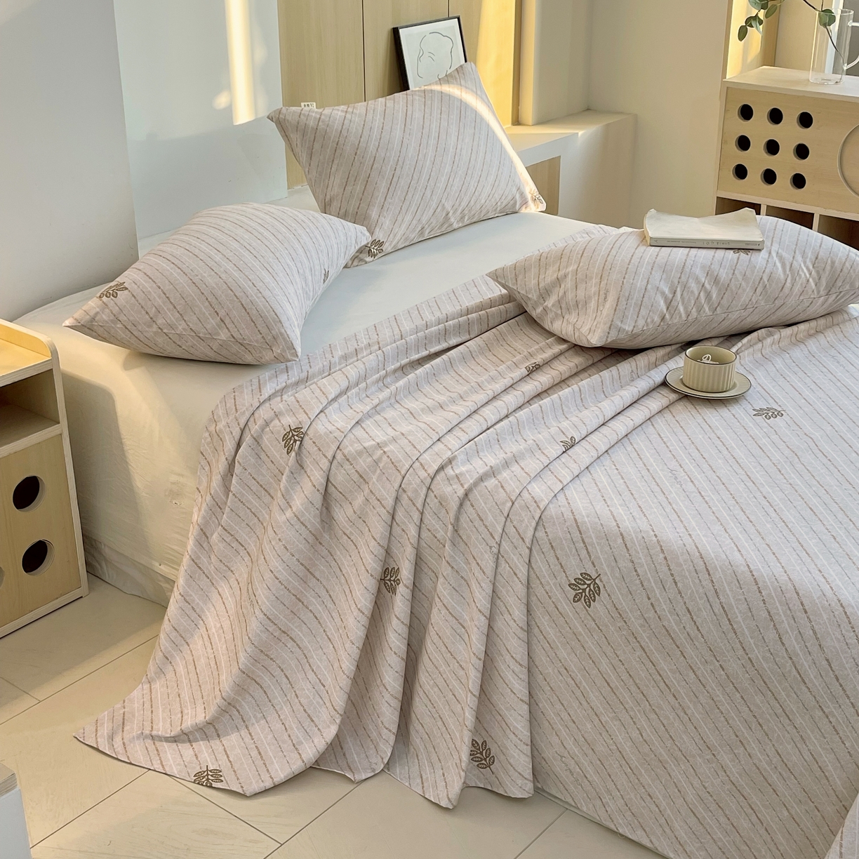 91家纺网 家纺一手货源 找家纺 爱彼家纺 2026年新款全棉老粗布加厚加密高克重凉席席子；单床单花型更好卖，床单三件套 莫提