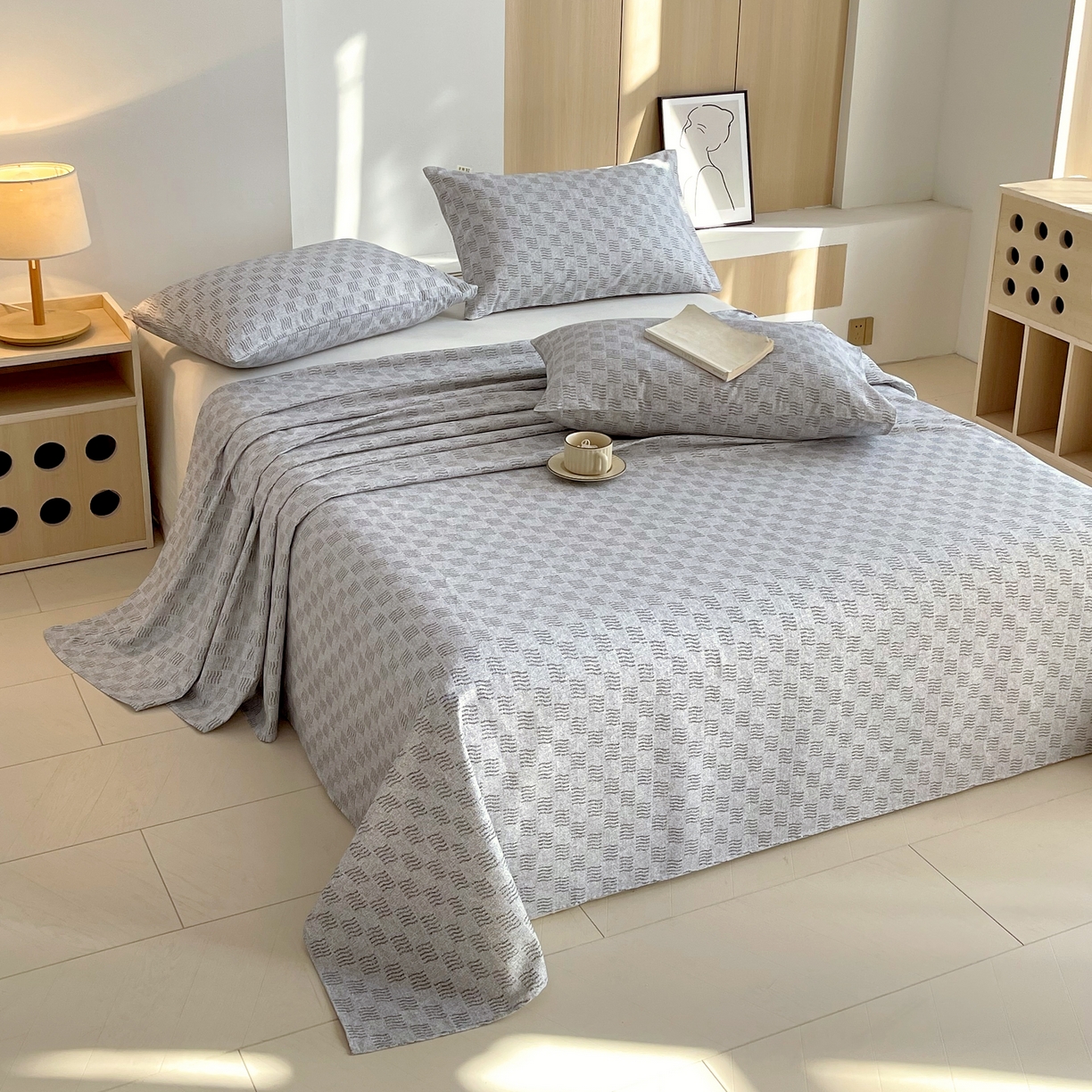 91家纺网 家纺一手货源 找家纺 爱彼家纺 2026年新款全棉老粗布加厚加密高克重凉席席子；单床单花型更好卖，床单三件套 方格人生