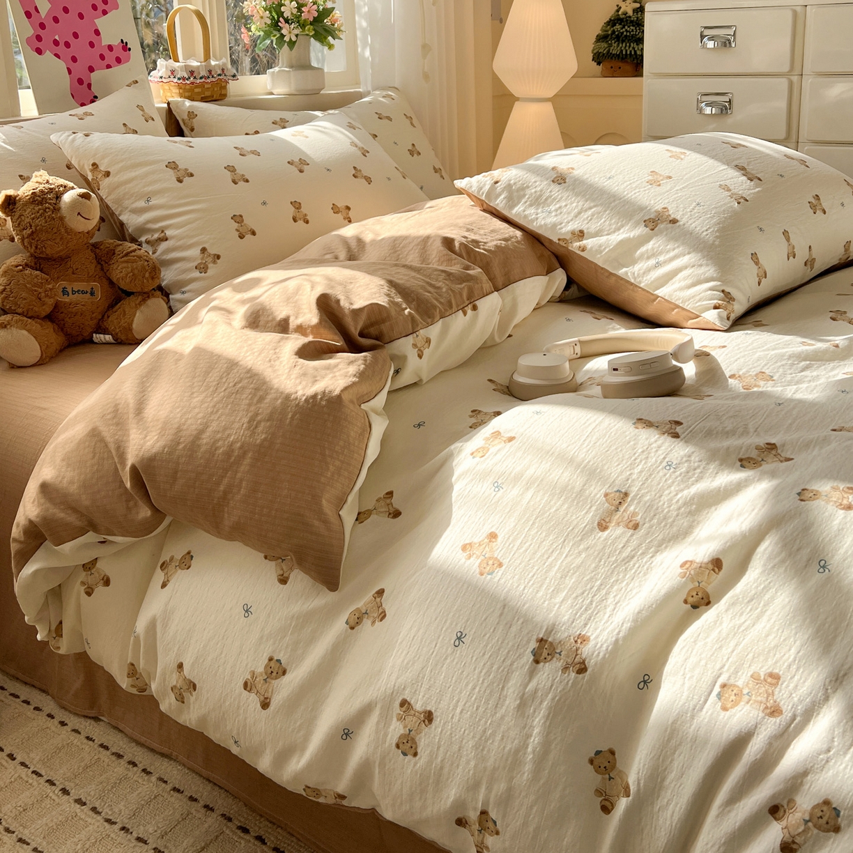 91家纺网 家纺一手货源 找家纺 水木坊 2026春夏新款云感双层纱可爱系列四件套 焦糖饼干熊