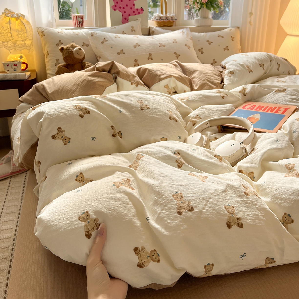 91家纺网 家纺一手货源 找家纺 水木坊 2026春夏新款云感双层纱可爱系列四件套 焦糖饼干熊