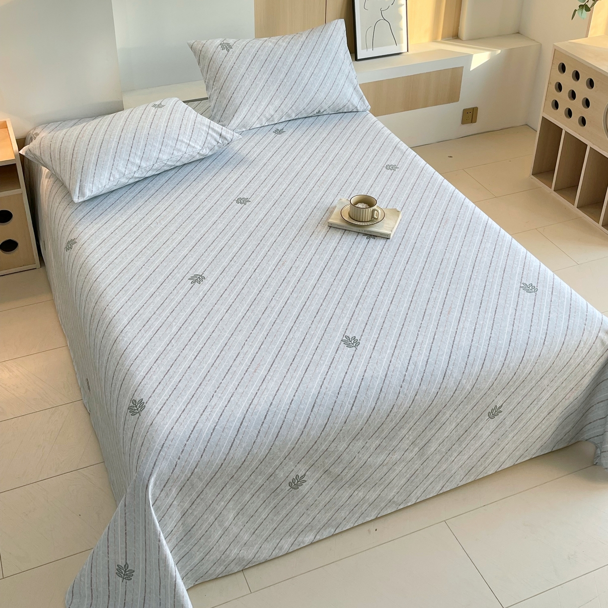 91家纺网 家纺一手货源 找家纺 爱彼家纺 2026年新款全棉老粗布加厚加密高克重凉席席子；单床单花型更好卖，床单三件套 莫奈