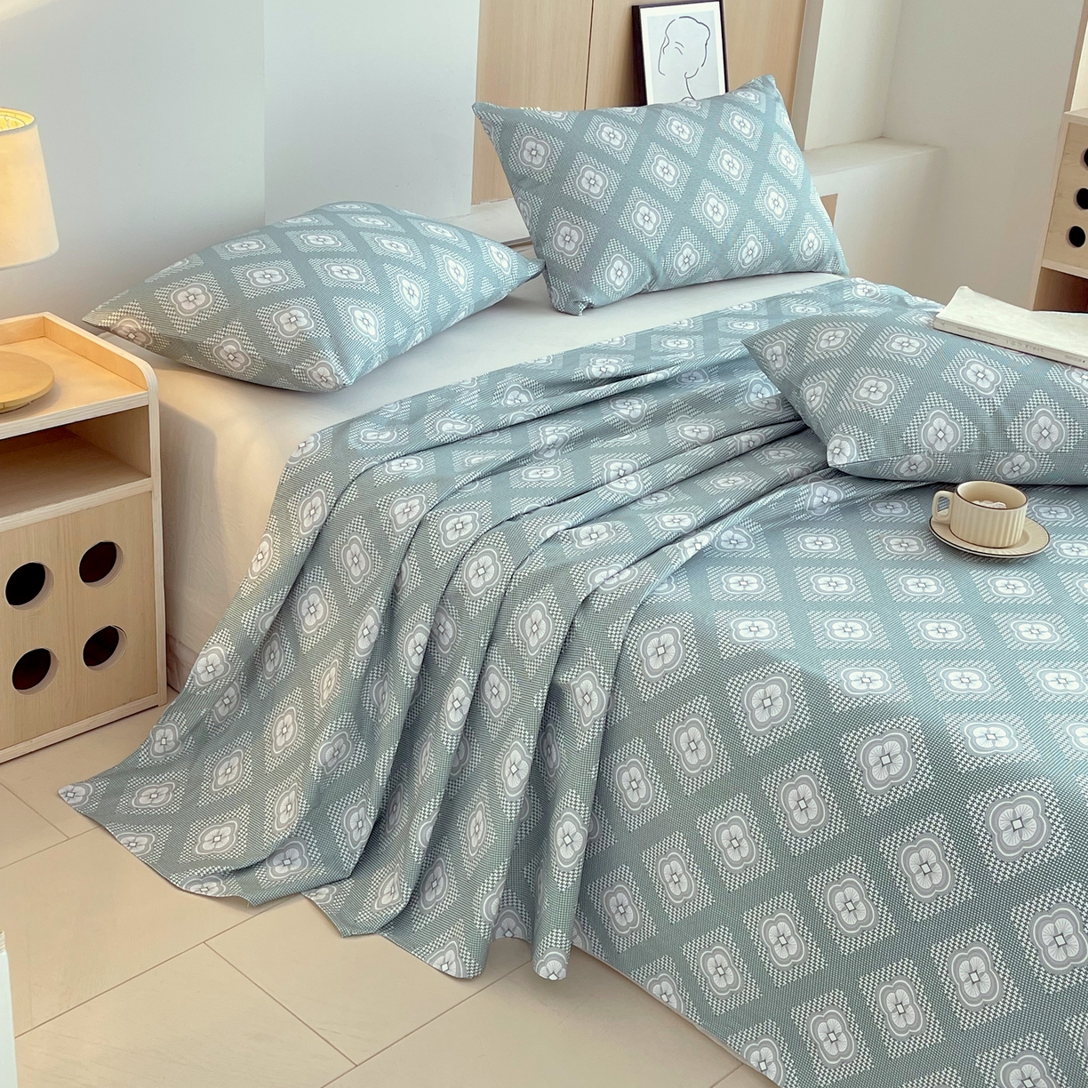 91家纺网 家纺一手货源 找家纺 爱彼家纺 2026年新款全棉老粗布加厚加密高克重凉席席子；单床单花型更好卖，床单三件套 回字格