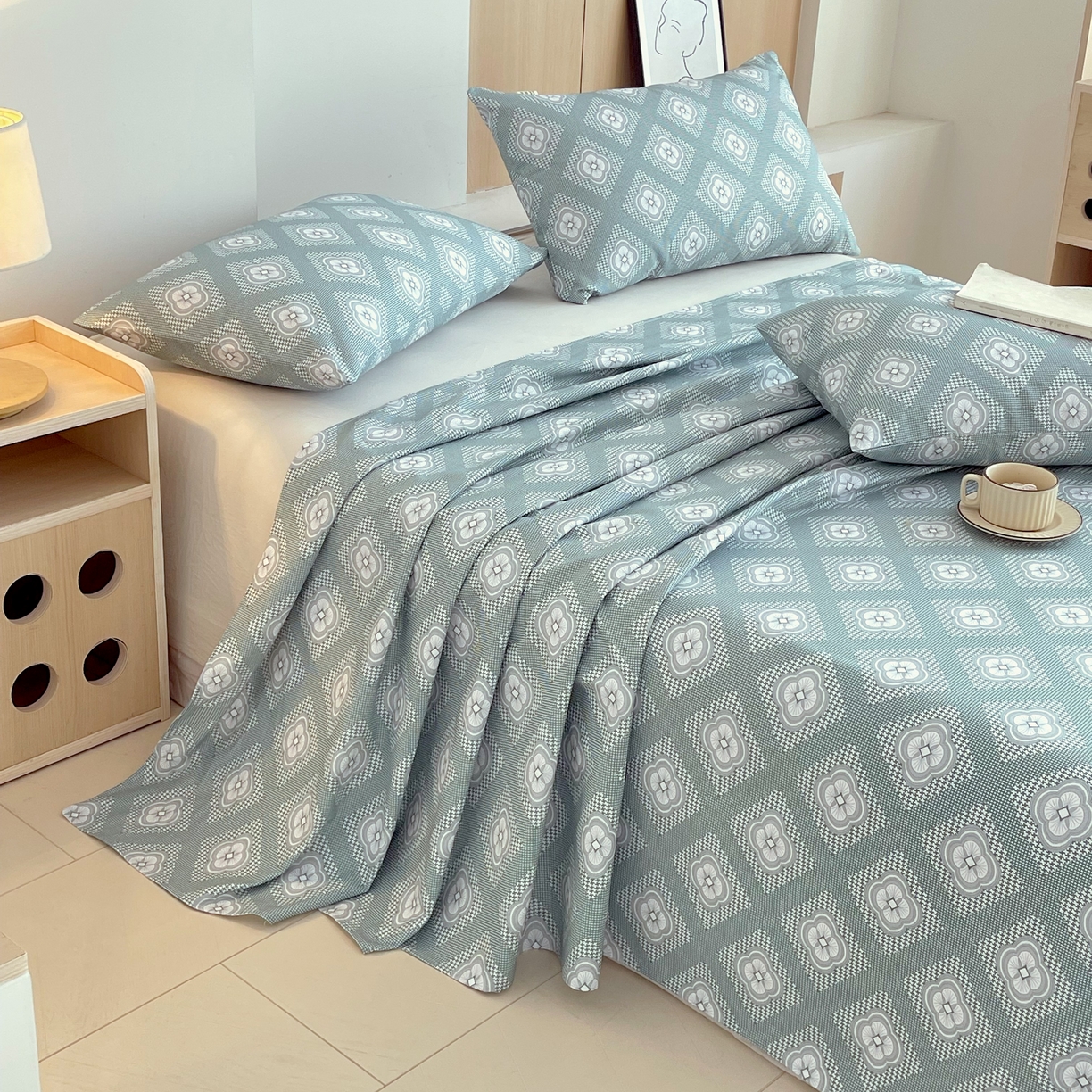 91家纺网 家纺一手货源 找家纺 爱彼家纺 2026年新款全棉老粗布加厚加密高克重凉席席子；单床单花型更好卖，床单三件套 回字格