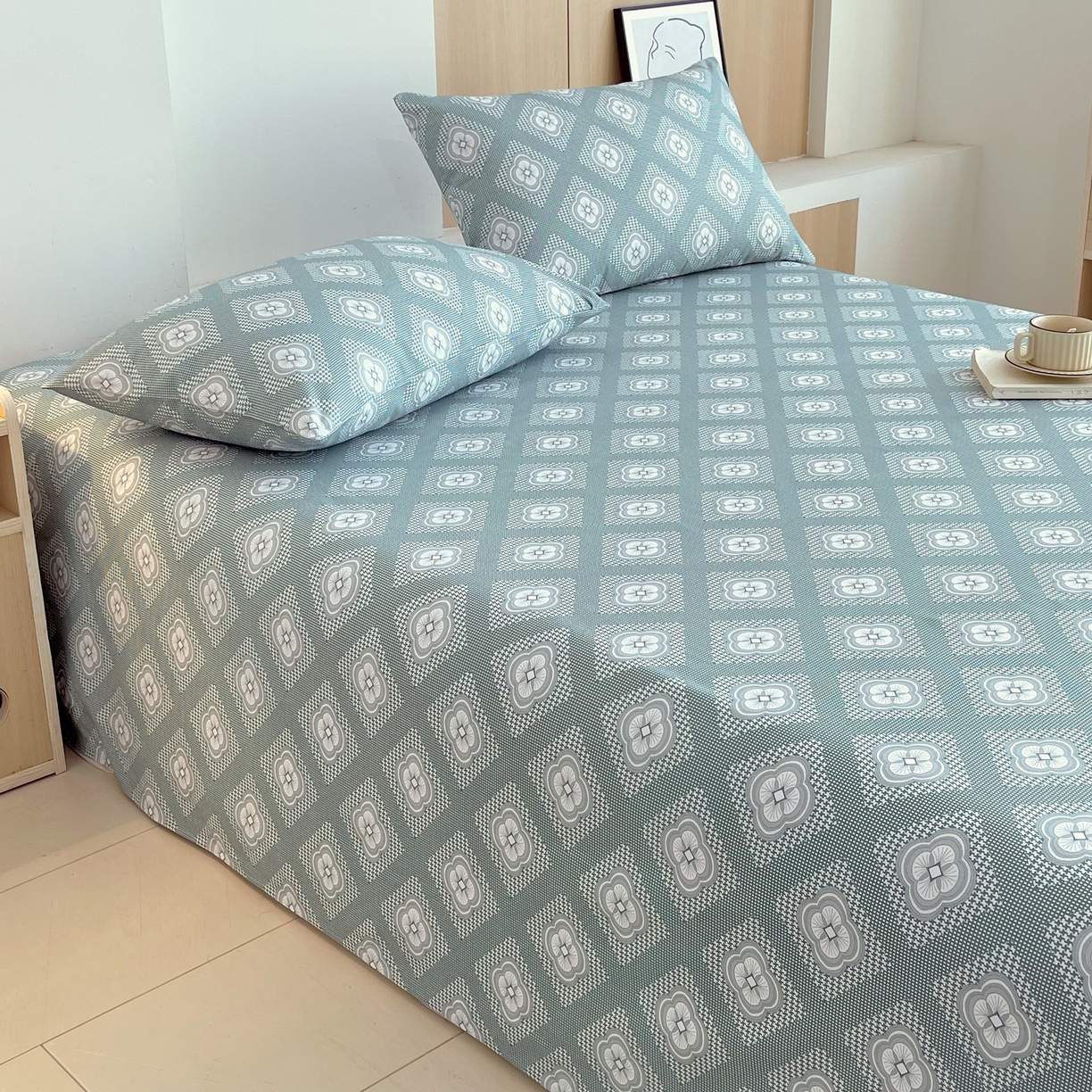 91家纺网 家纺一手货源 找家纺 爱彼家纺 2026年新款全棉老粗布加厚加密高克重凉席席子；单床单花型更好卖，床单三件套 回字格